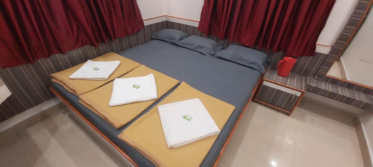 Sai Raghunandan Guest House Shirdi Exterior photo