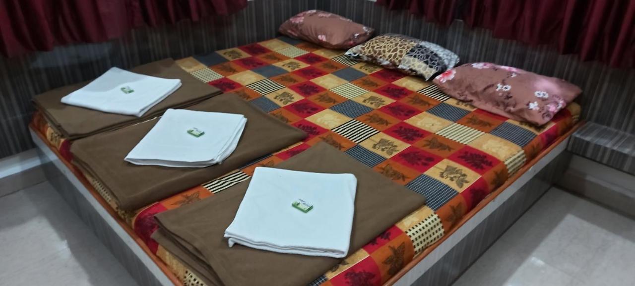 Sai Raghunandan Guest House Shirdi Exterior photo